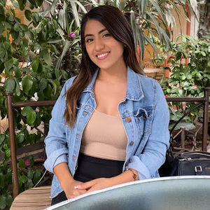 Meet your Posher, Yuritzi